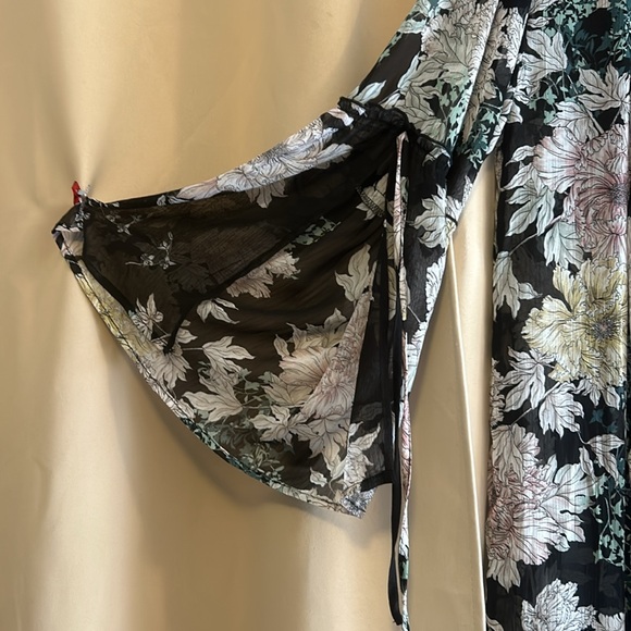 Band of Gypsies, Open Duster Sheer Black Floral Print Sz.M - Picture 3 of 5